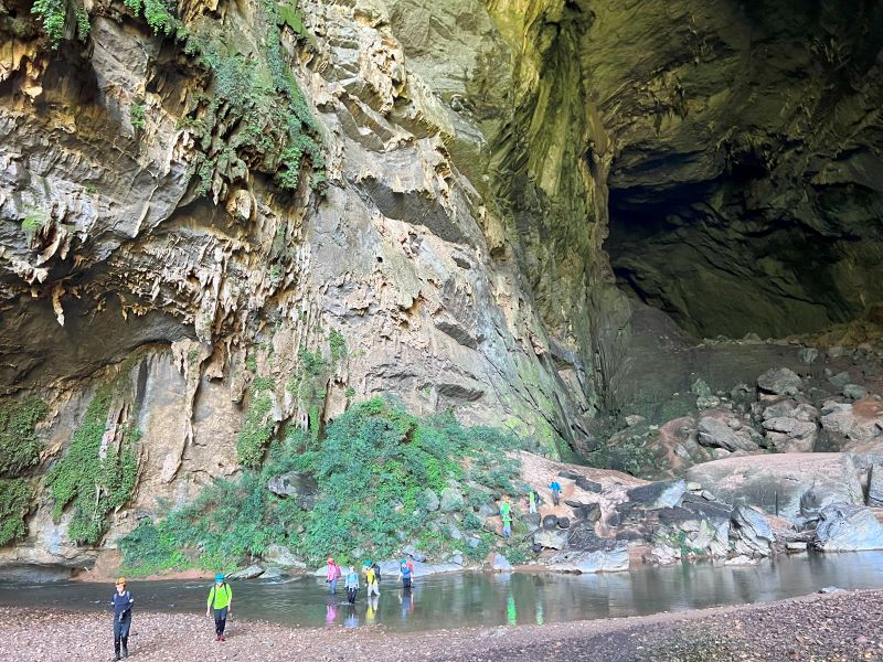 Thám hiểm hang Sơn Đoòng