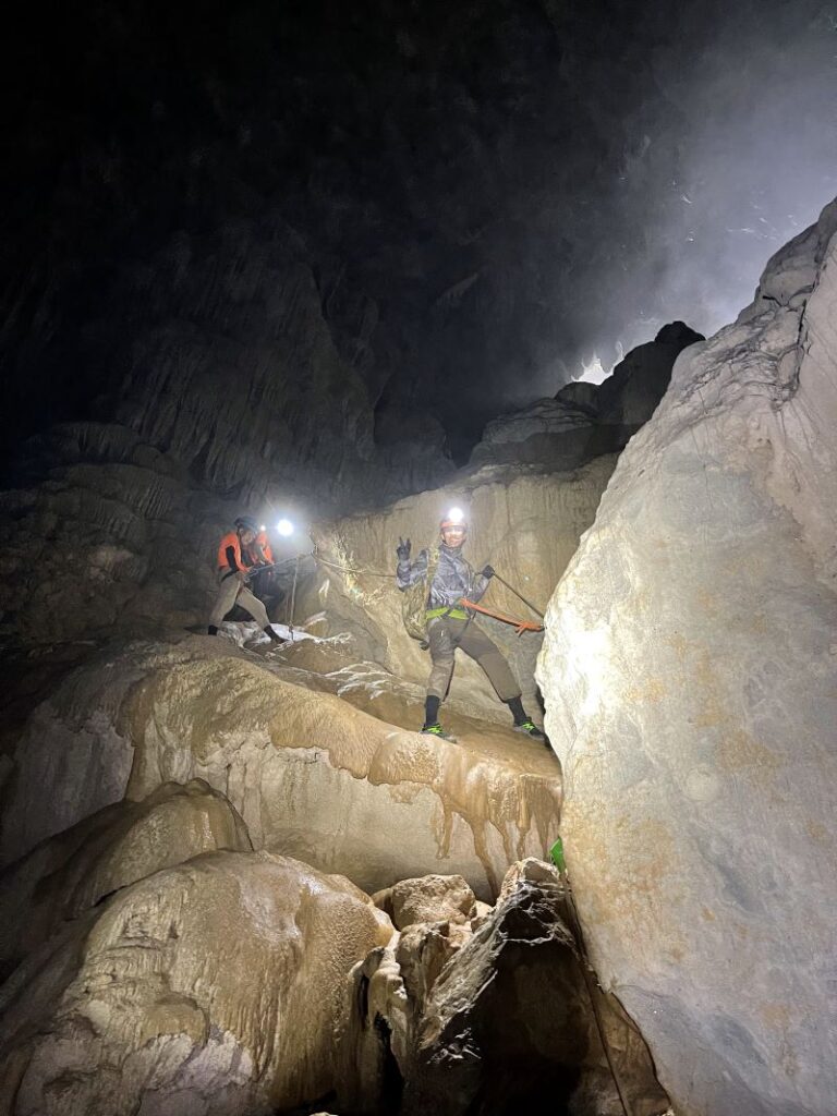 Thám hiểm hang Sơn Đoòng