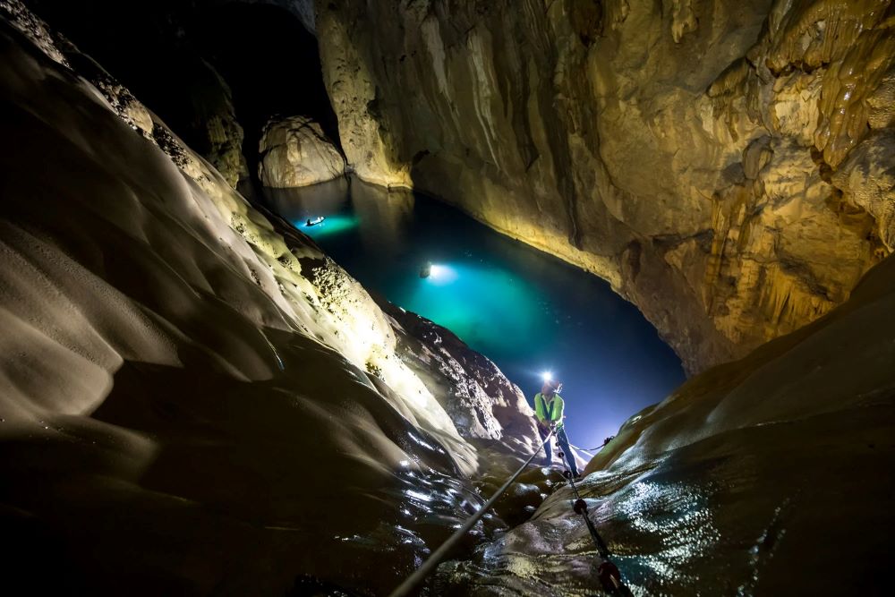 Thám hiểm hang Sơn Đoòng