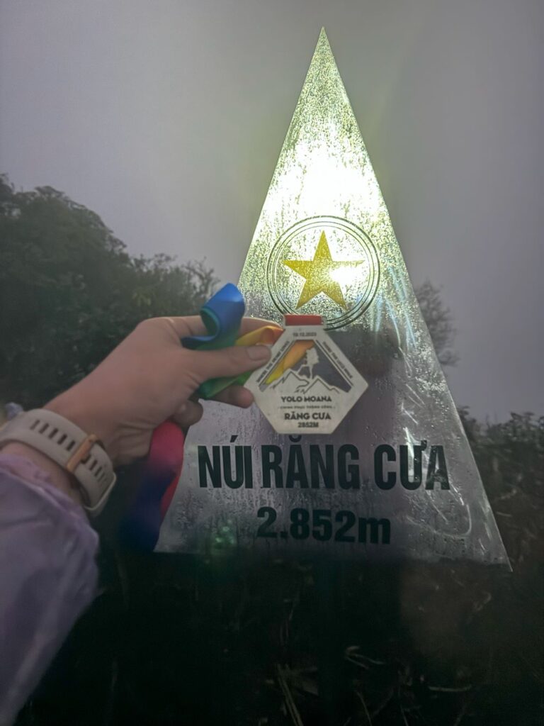 Trekking Combo Tả Liên Sơn Răng Cưa