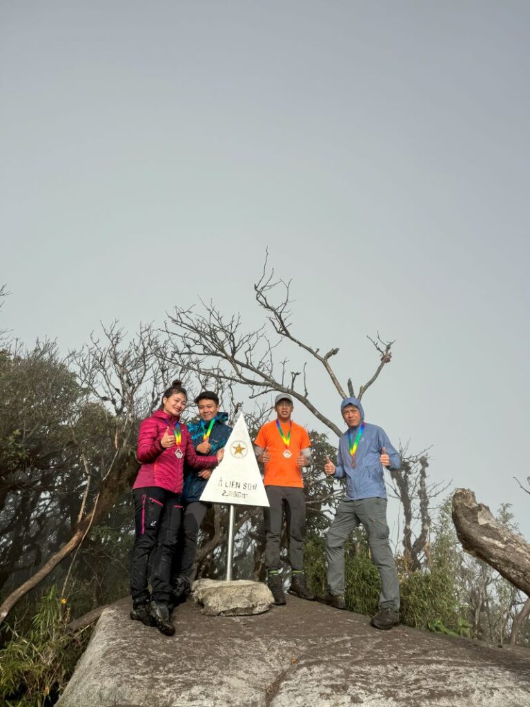 Trekking Combo Tả Liên Sơn Răng Cưa